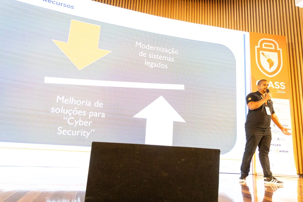 Ronaldo Gama - CLASS 2024 - Palestra: Sistemas industriais legados e suas vulnerabilidades